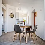 Albero Di Giada بيت للعطل ماسّا لوبْرينسِ